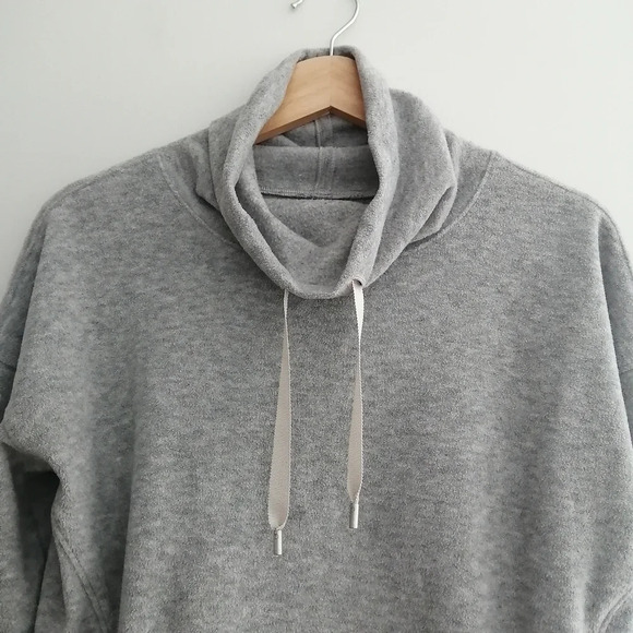 Lululemon Go Forward Fleece Pullover Sweater Light Grey High Cowl Neck Size 4 - Picture 5 of 16